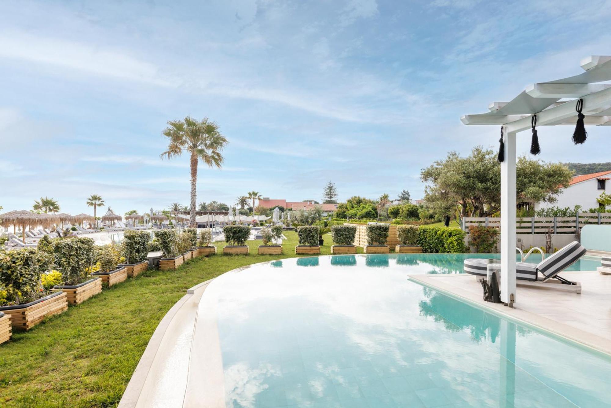 Blue Carpet Luxury Suites Pefkochori Exterior foto